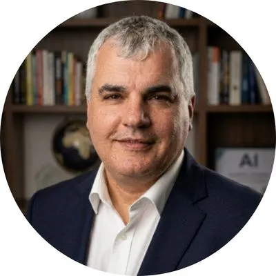 Matthew Bulat — founder of Expert AI Prompts — 30 years in IT strategy and coaching content development