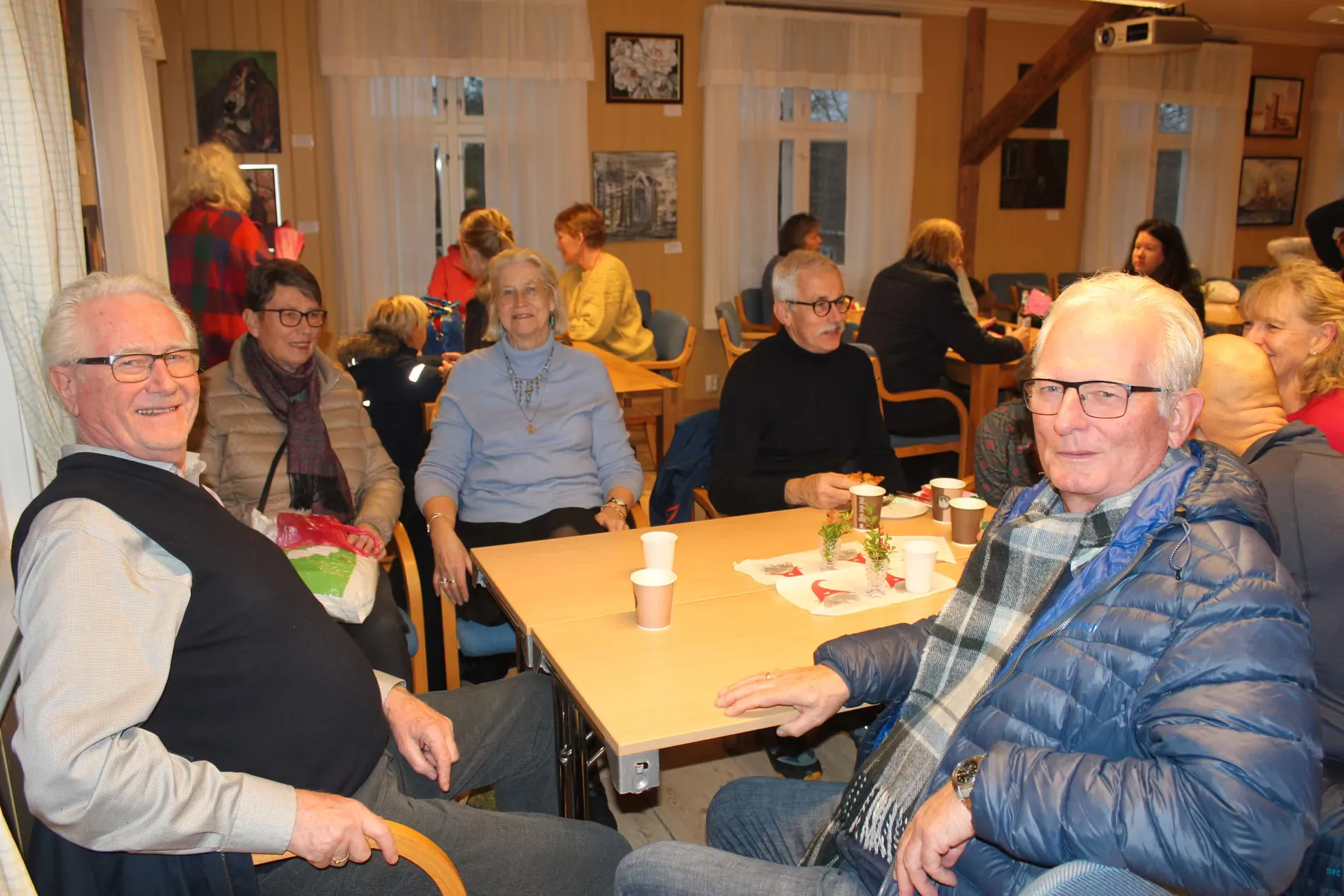 Kafe oppsett 2 etasje - selskapsloket Høvåg Herredshus