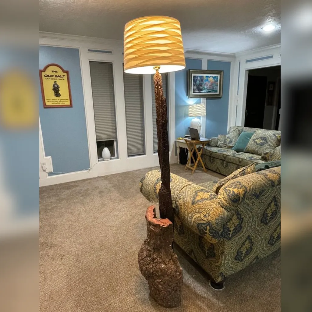 Free Standing Wood Burrow Lamp