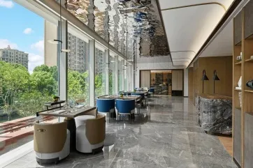 Hilton Shanghai Greater Hongqiao Main Tower Executive Lounge