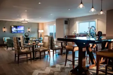 Renaissance Dallas Richardson Hotel M Club Lounge