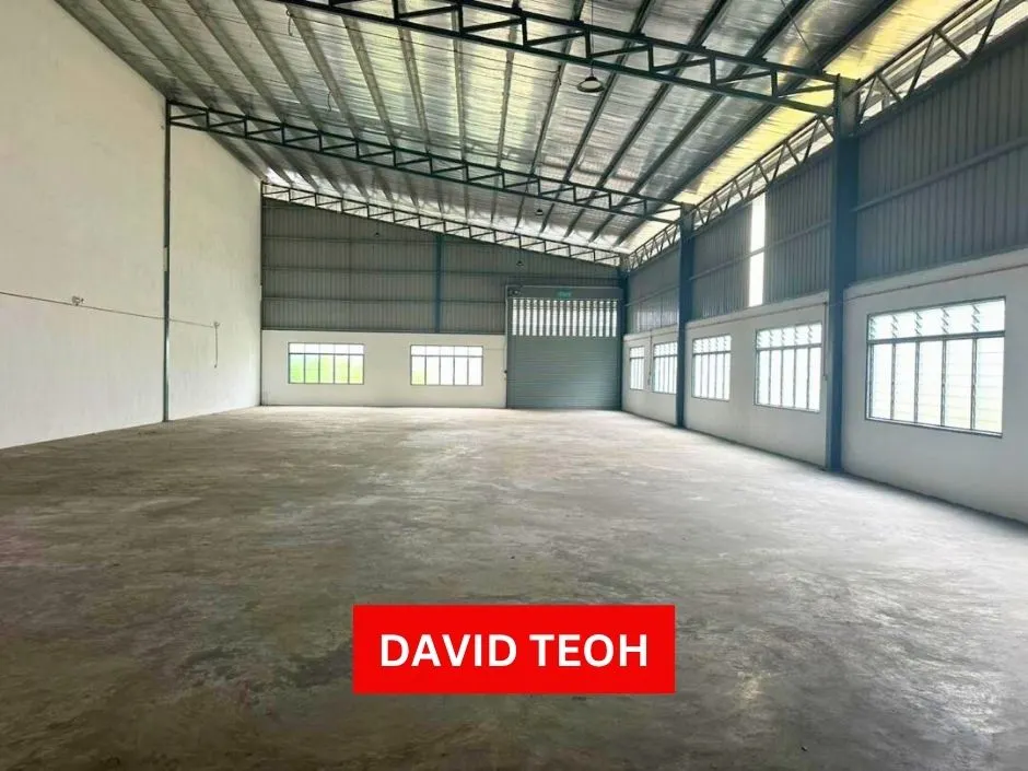 taman makmur 1.5 storey semi detached factory for rent at lunas