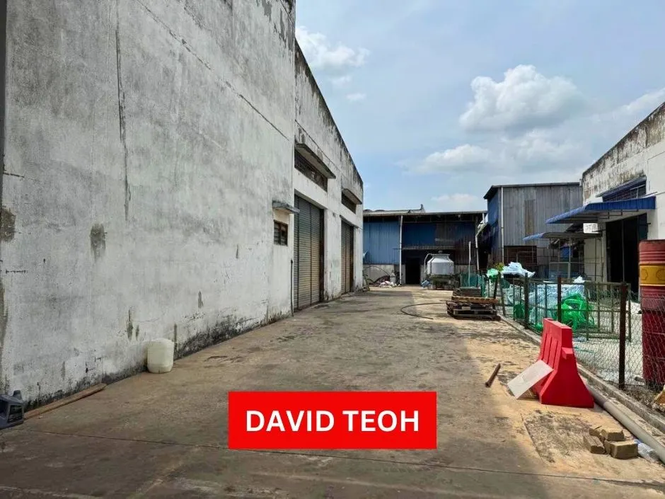 valdor lorong nafiri 1.5 storey semi-d factory warehouse for rent