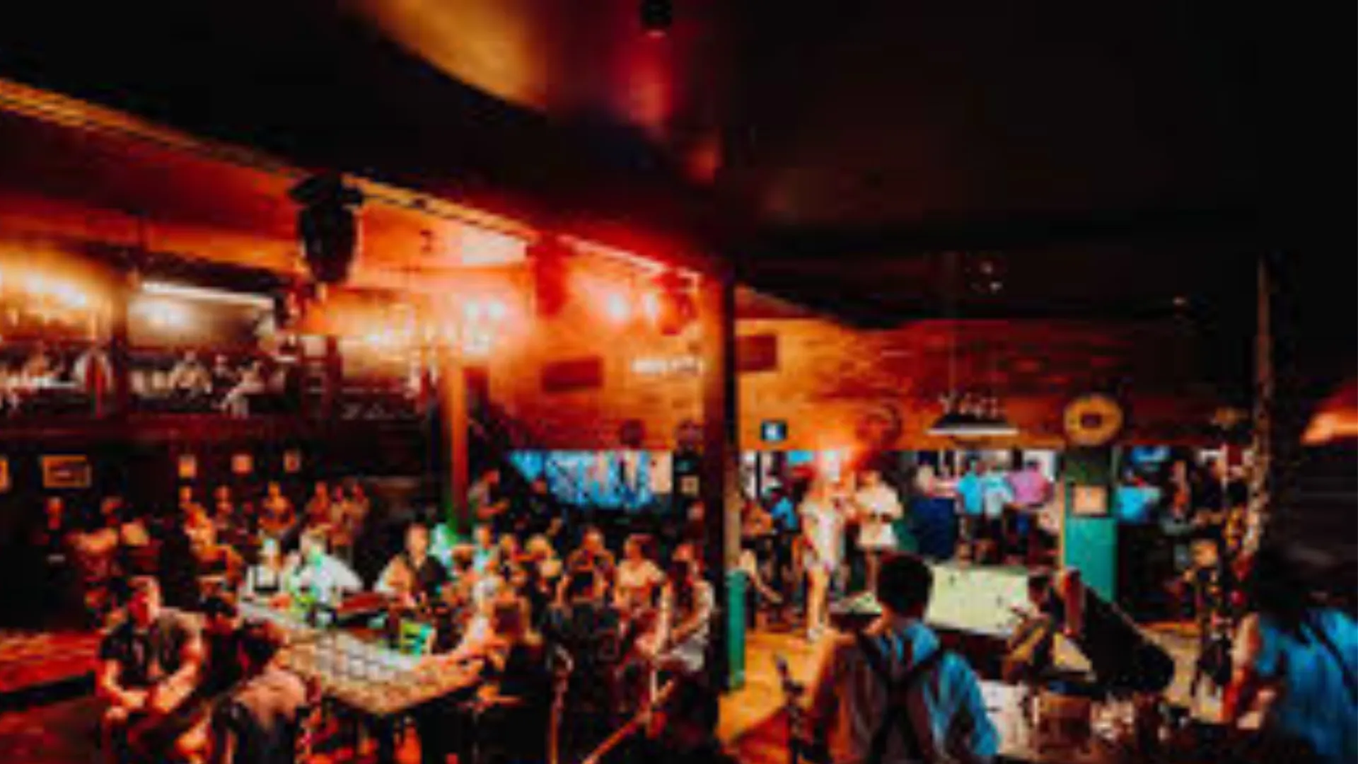 pub trivia surfers paradise - finn mccools