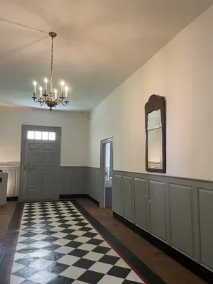 Floor covering wood floors in the original entry hall of Patrick Henry's home Scotchtown