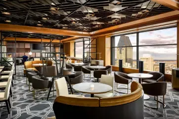 le-centre-sheraton-montreal-hotel-executive-club-lounge