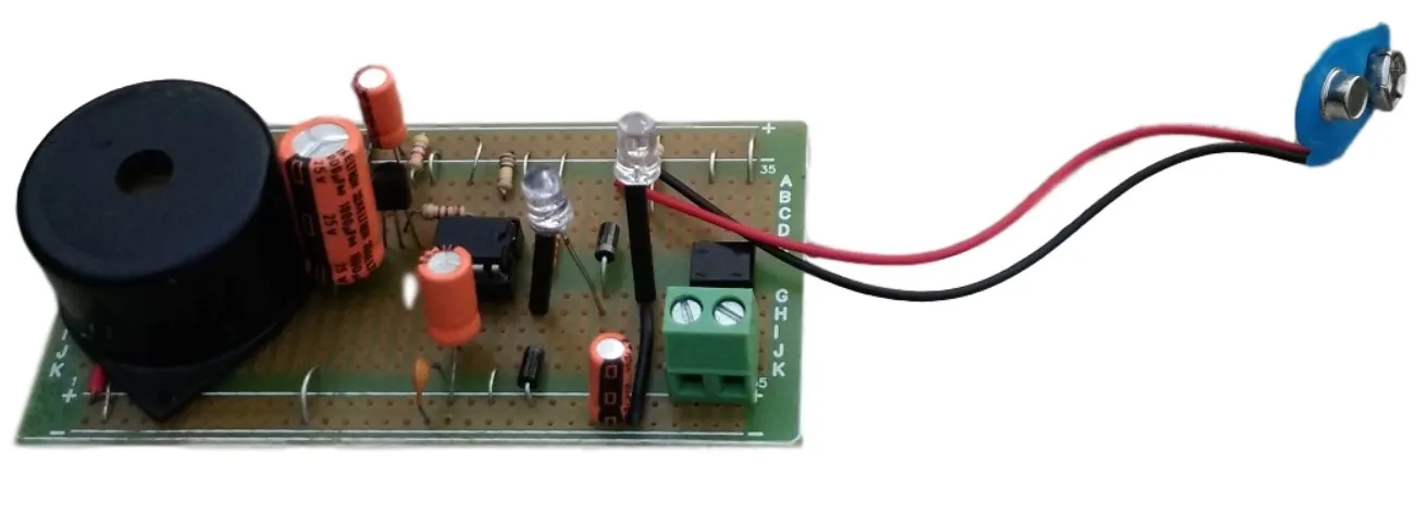 Protype of a Power failure and resumption alarm and indicator circuit using 555 timer