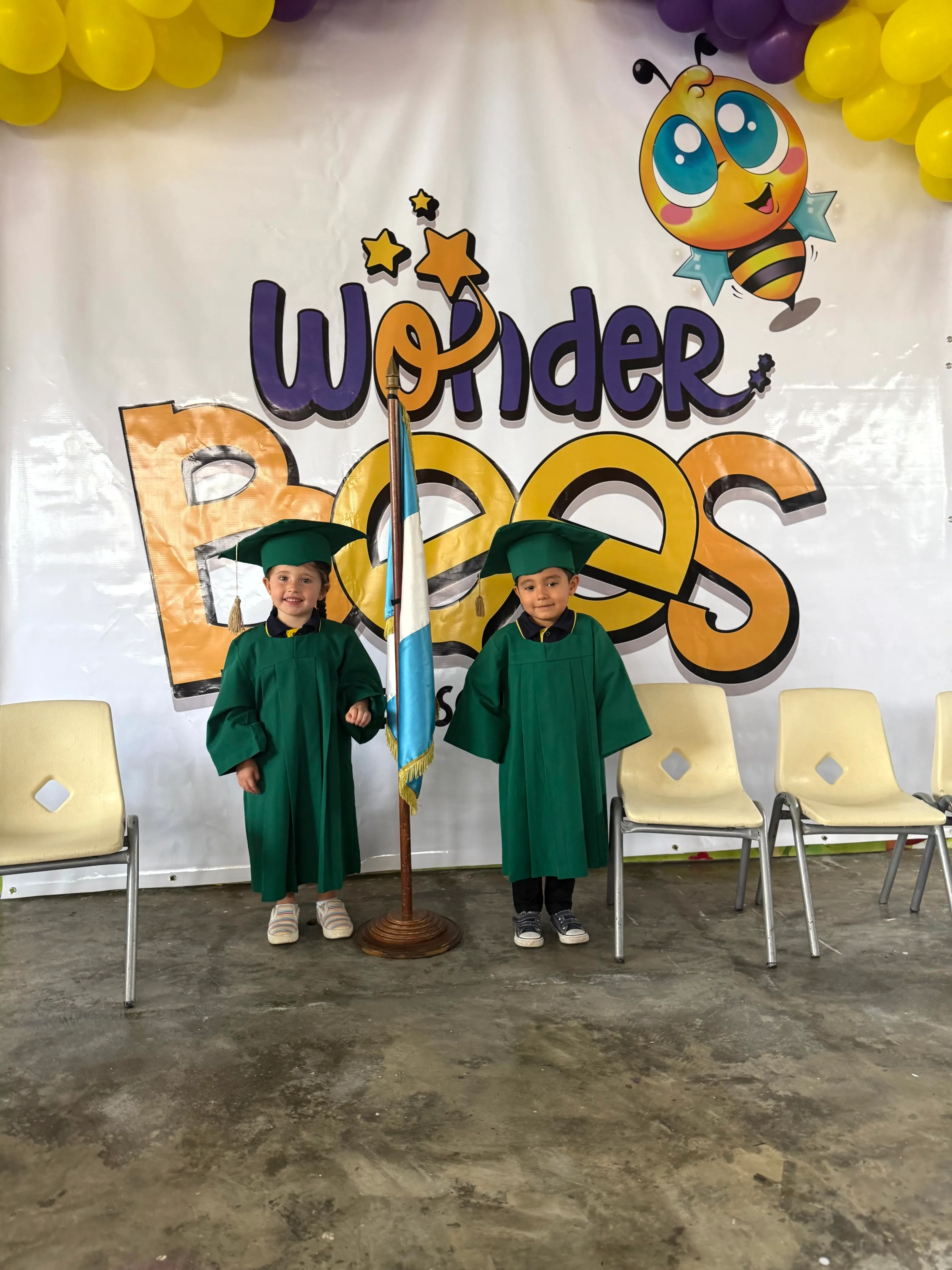 alumnos abanderados Wonderbees Cayalá Zona 16