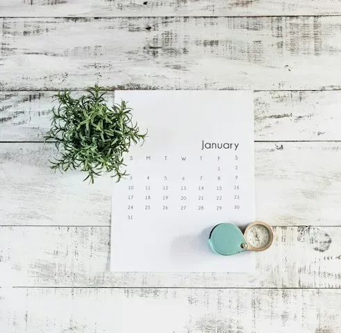 simplifying social media by using a calendar