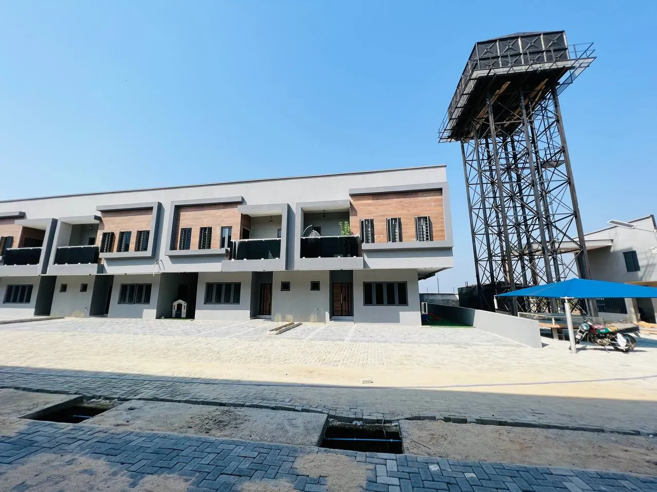 CHEVY CASTLE APARTMENT, CHEVRON, LEKKI.