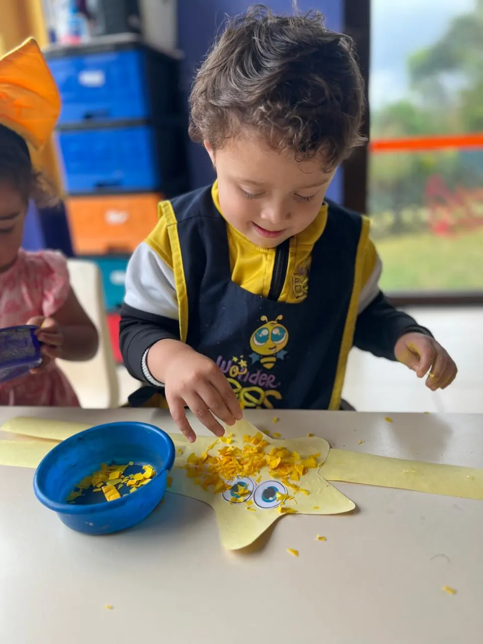 Niños desarrollando habilidades emocionales en Colegio WonderBees, Cayalá zona 16