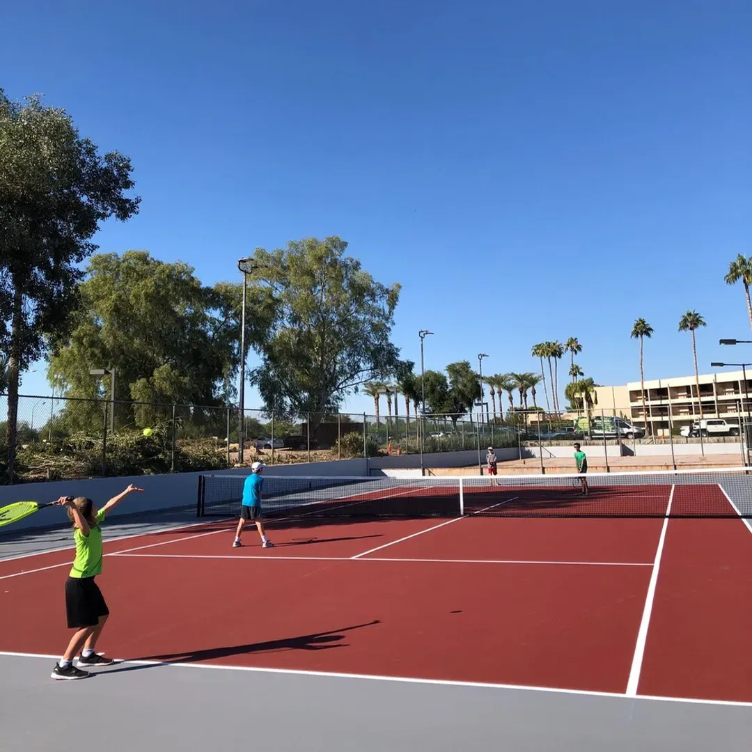 Tennis Academy på plats