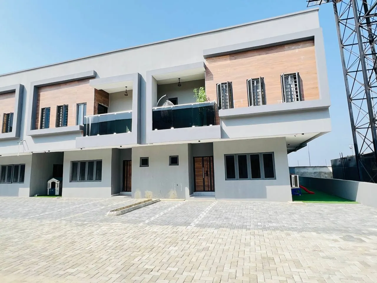 CHEVY CASTLE APARTMENT, CHEVRON, LEKKI.