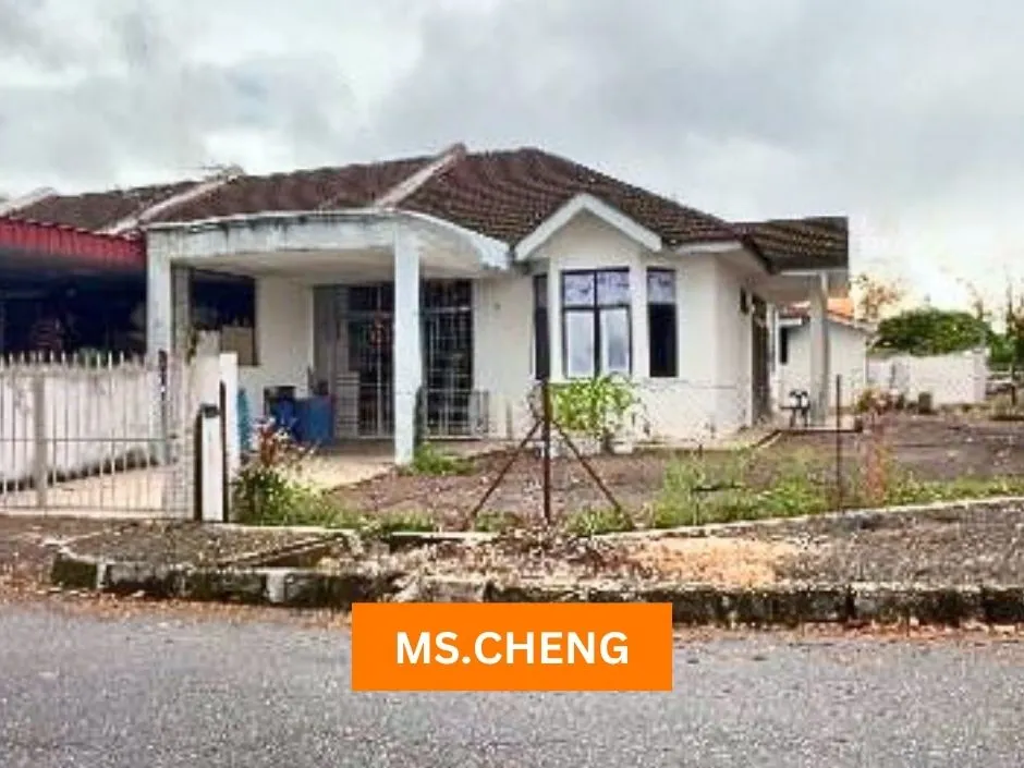 Single Storey Corner House for Rent at Alma