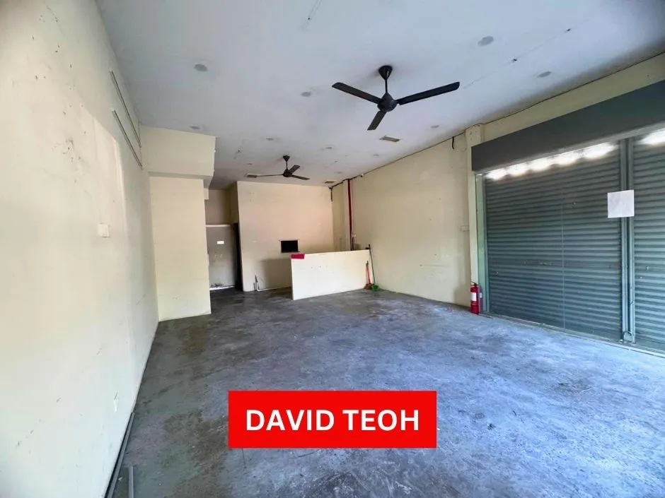 side door roller shutter ground floor shoplot for rent in simpang ampat