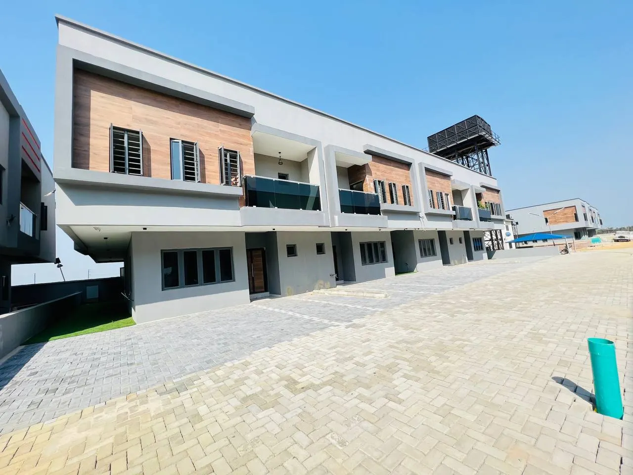 CHEVY CASTLE APARTMENT, CHEVRON, LEKKI.
