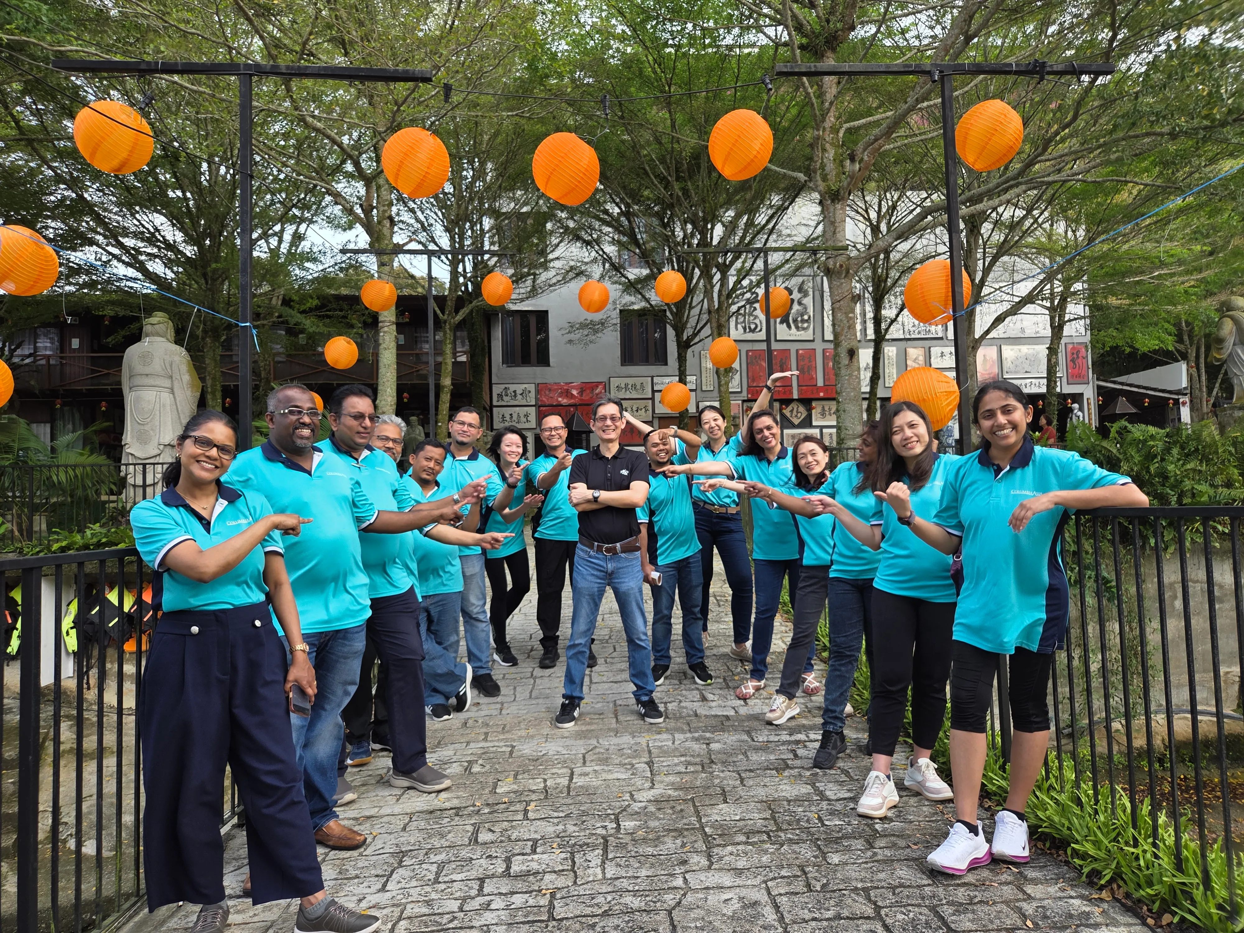 2NRich Asia leadership training session in Malaysia — participants engaged in experiential learning and team activities