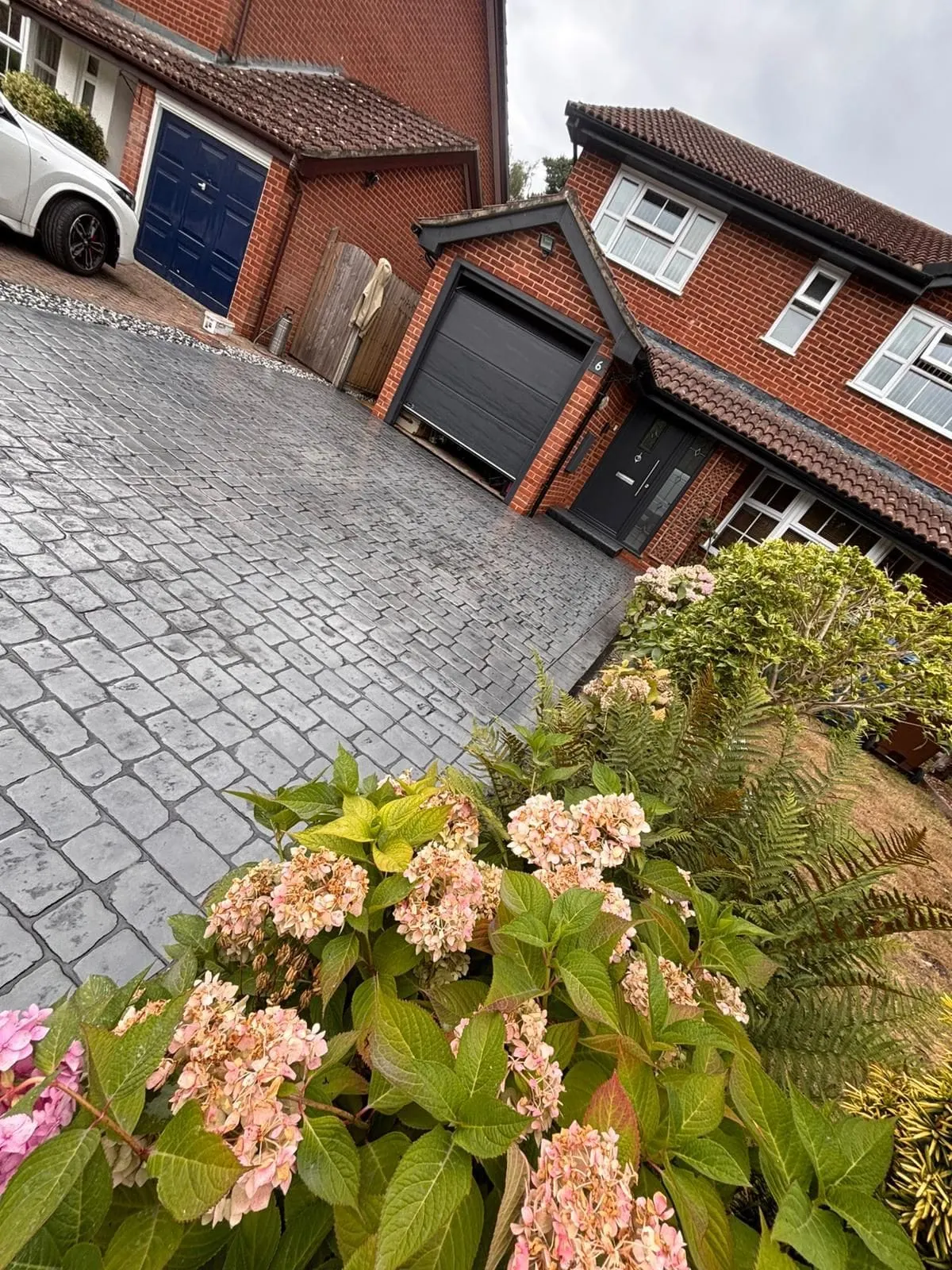 Pattern Imprinted Concrete Driveway Improves Kerb Appeal