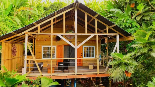 Best in Panama - Bocas del Toro - Isla Bastimentos - Casa Serenity by the Sea