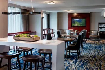Boston Marriott Newton M Club Lounge