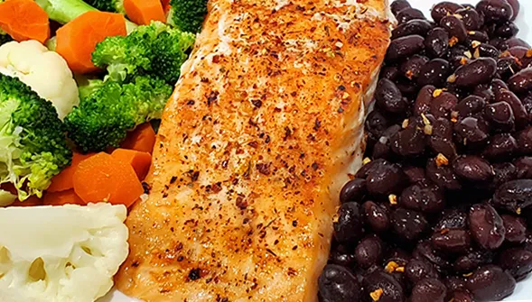 Grilled Salmon With Steamed Veggies & Black Beans