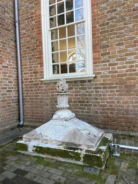 Tombstone and monument of Daniel Parke Custis, Martha Dandridge Custis Washington's first husband