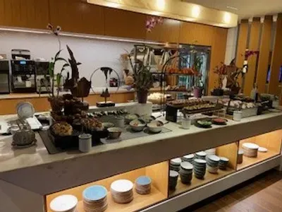 Hilton Colombo Sri Lanka executive lounge happy hour