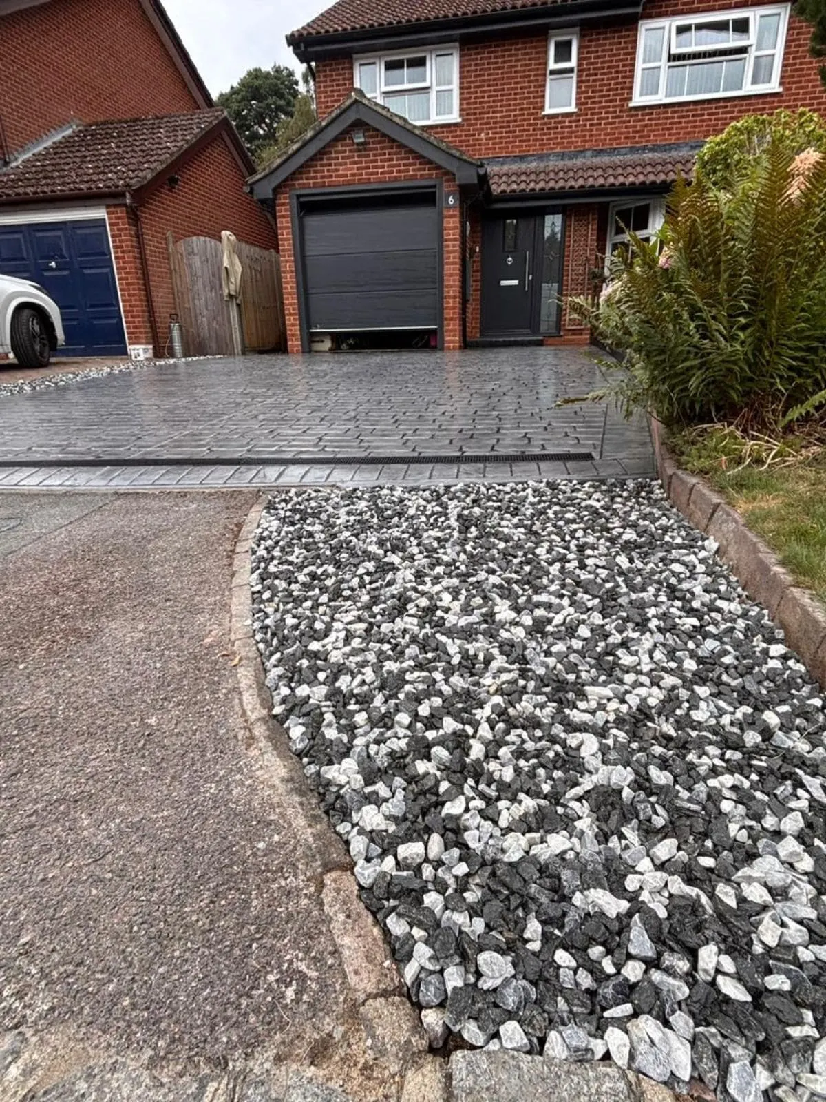 Pattern Imprinted Concrete Driveway Improves Kerb Appeal