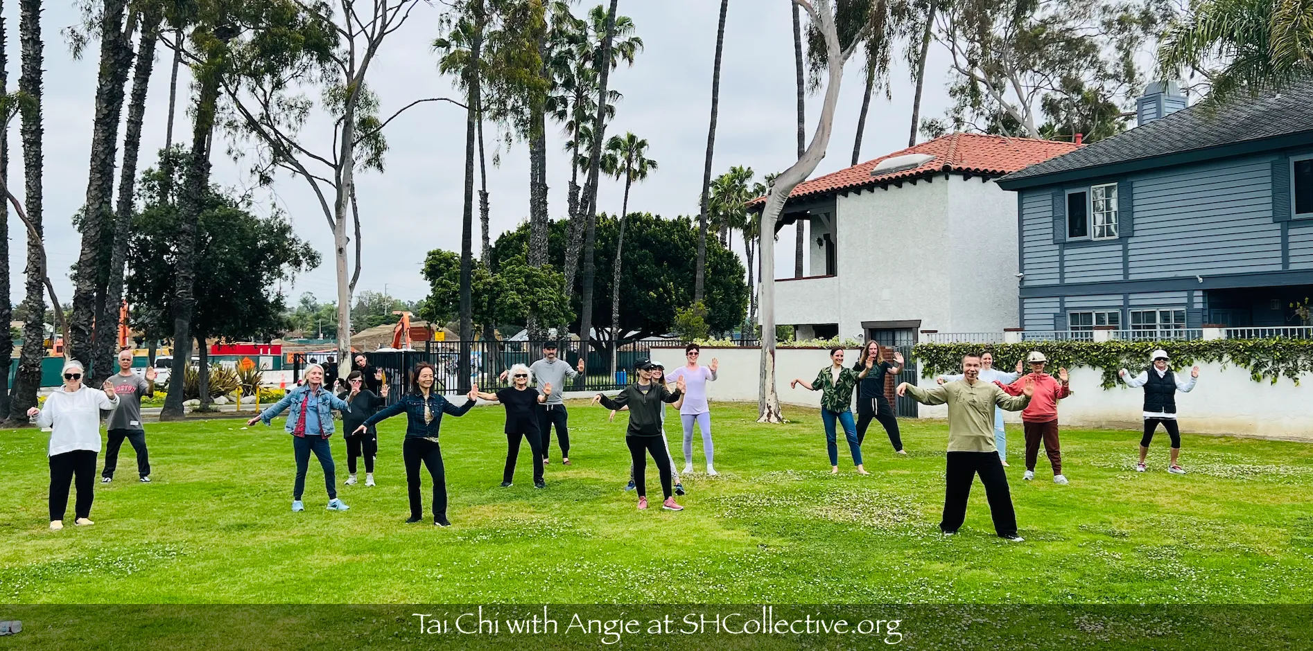 tai chi long beach for beginners class posing a movement at the park