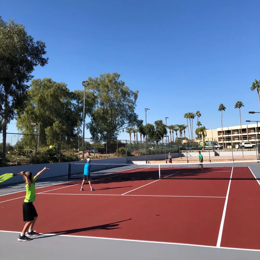 Tennis Academy på plats