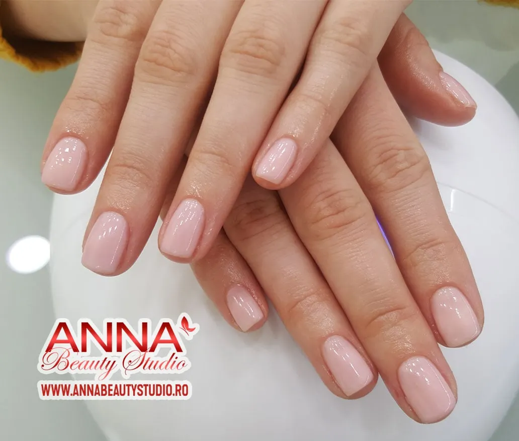 manichiura semipermanenta nude annabeautystudio.ro