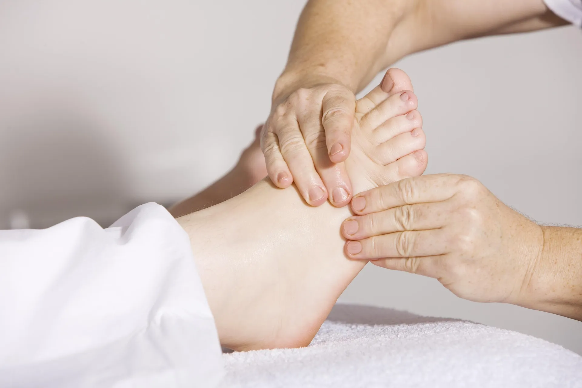 Use essential oils in soaks or massages for the feet.