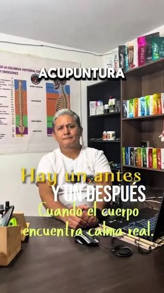 Doctor Guido en el escritorio