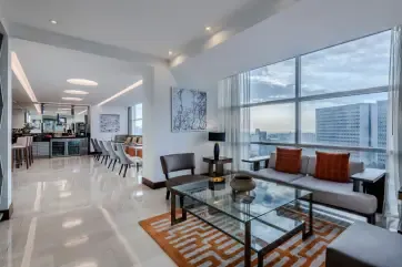 Cali Marriott  M Club lounge