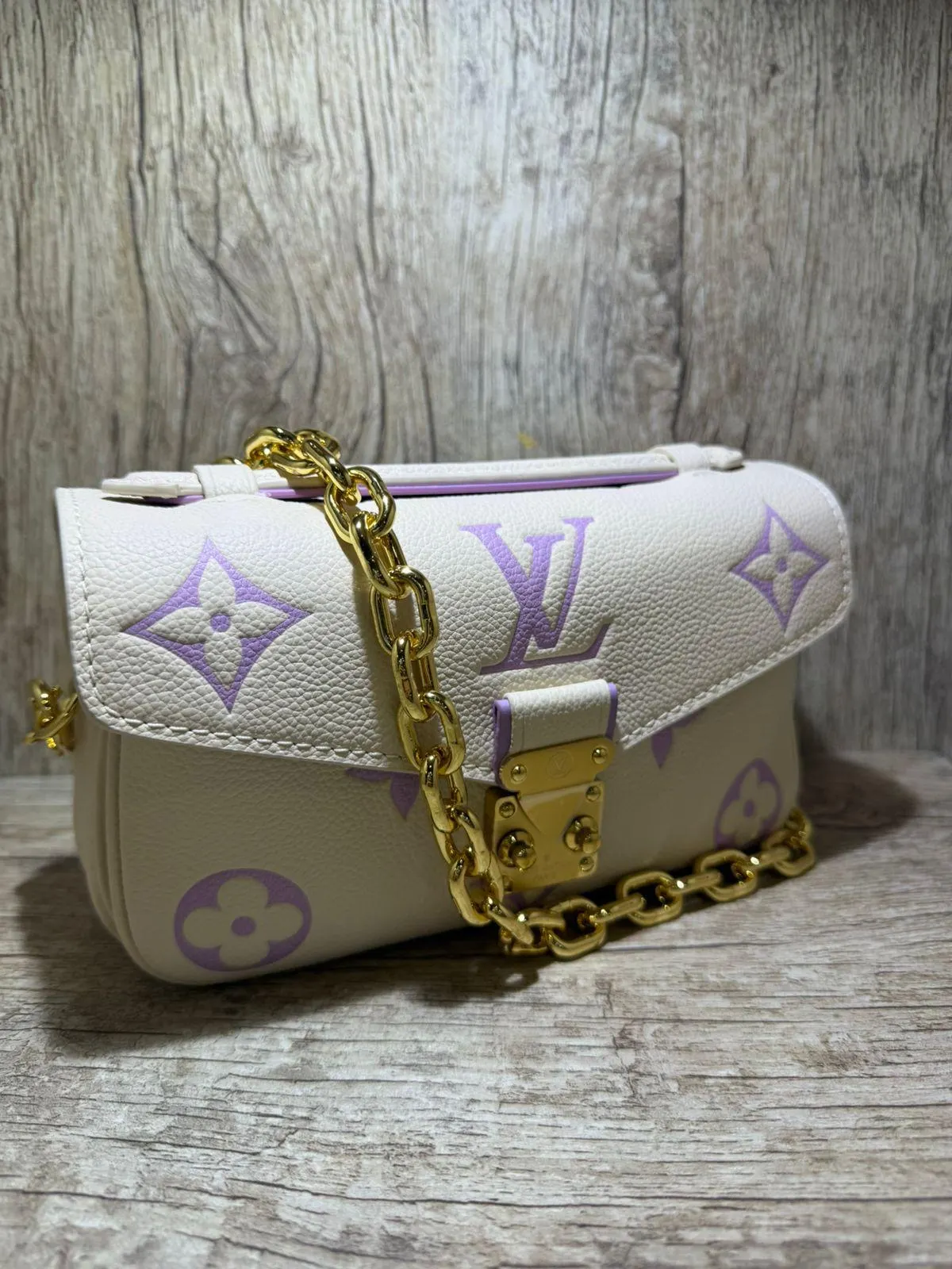 bolsa luis vuitton pochette metis east west 