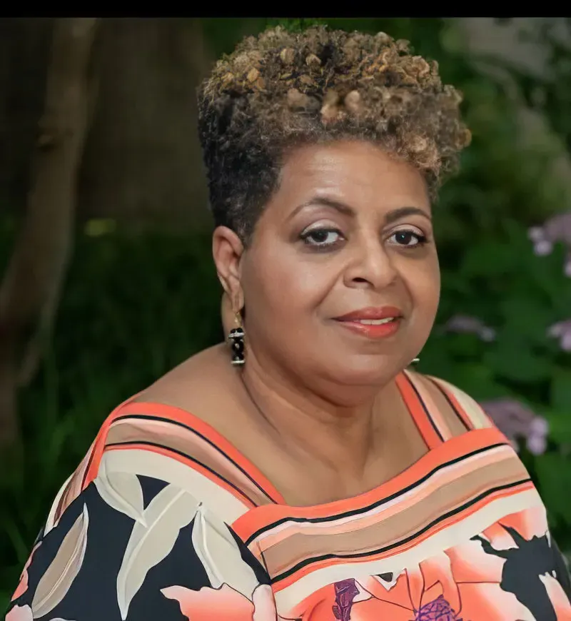 Gwendolyn Wilson - From Scratch to Six Figures and Workshop Reviewer
