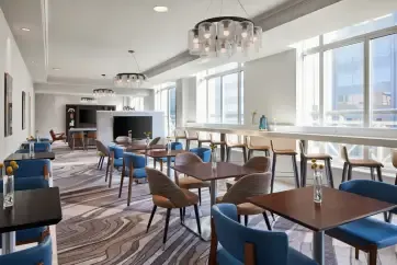 Philadelphia Marriott Downtown  Concierge lounge