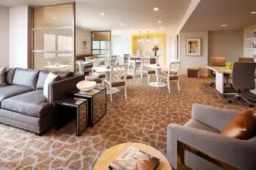 Sheraton DFW Airport Hotel M Club Lounge