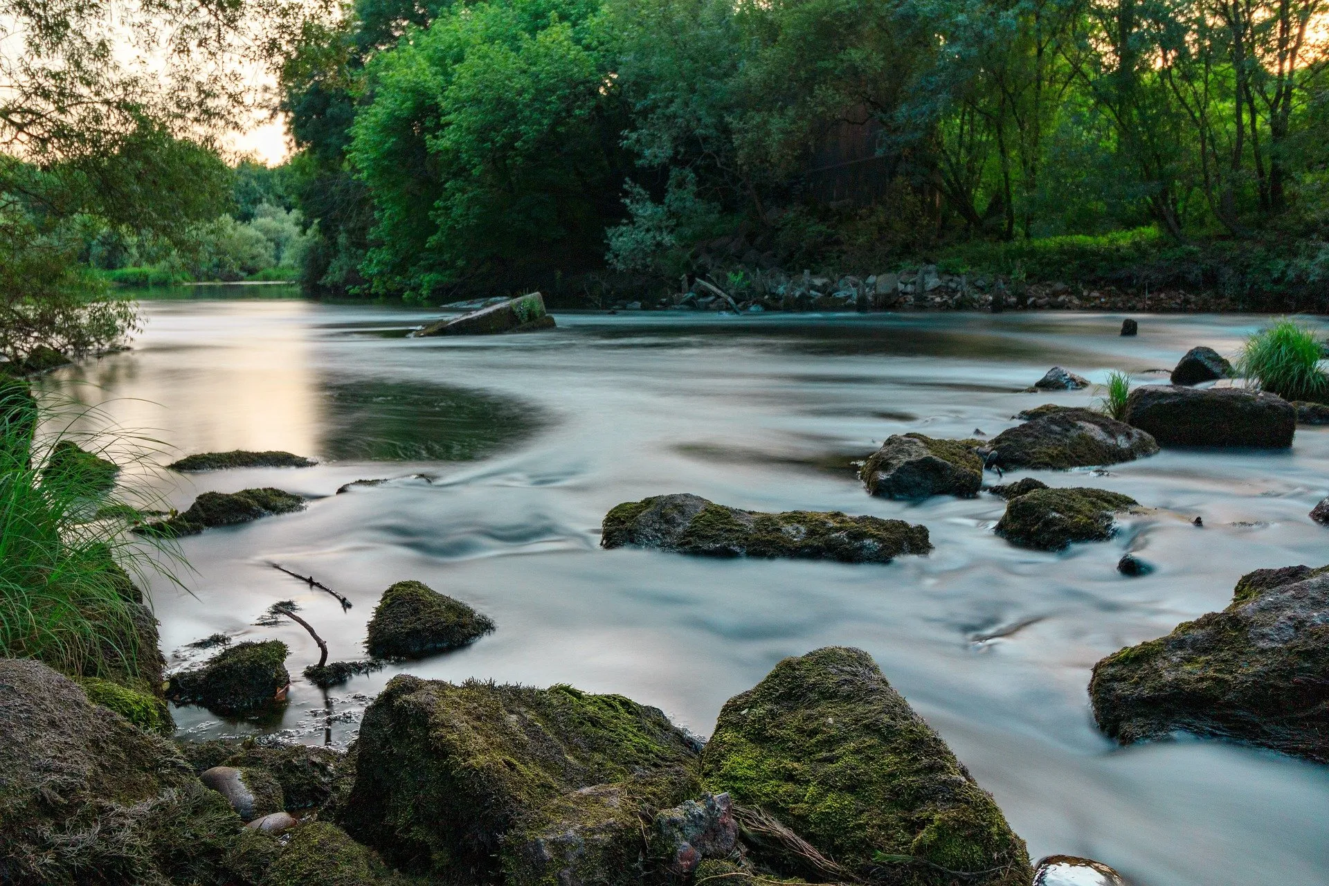 Peaceful river sounds