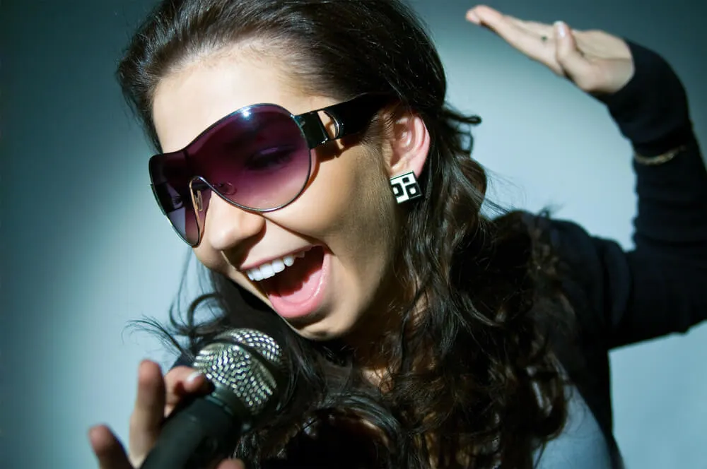 The Savvy Star - Gigging Musician