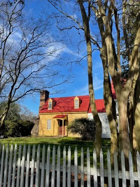 Sharing the history I learn about and view in Colonial Williamsburg on my What American History Is About blog