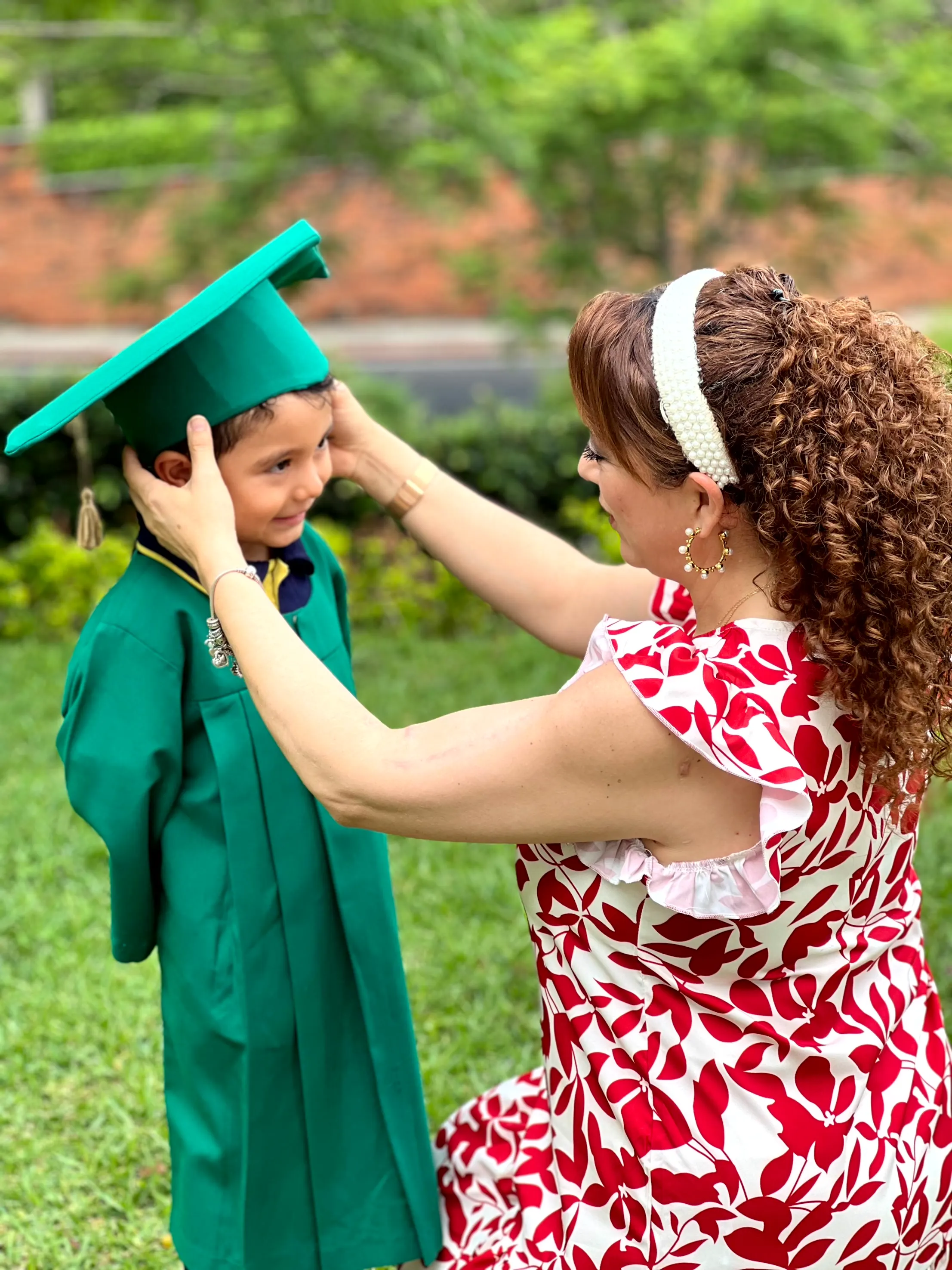 autoridades maestras graduación preescolar Wonderbees Cayalá Zona 16