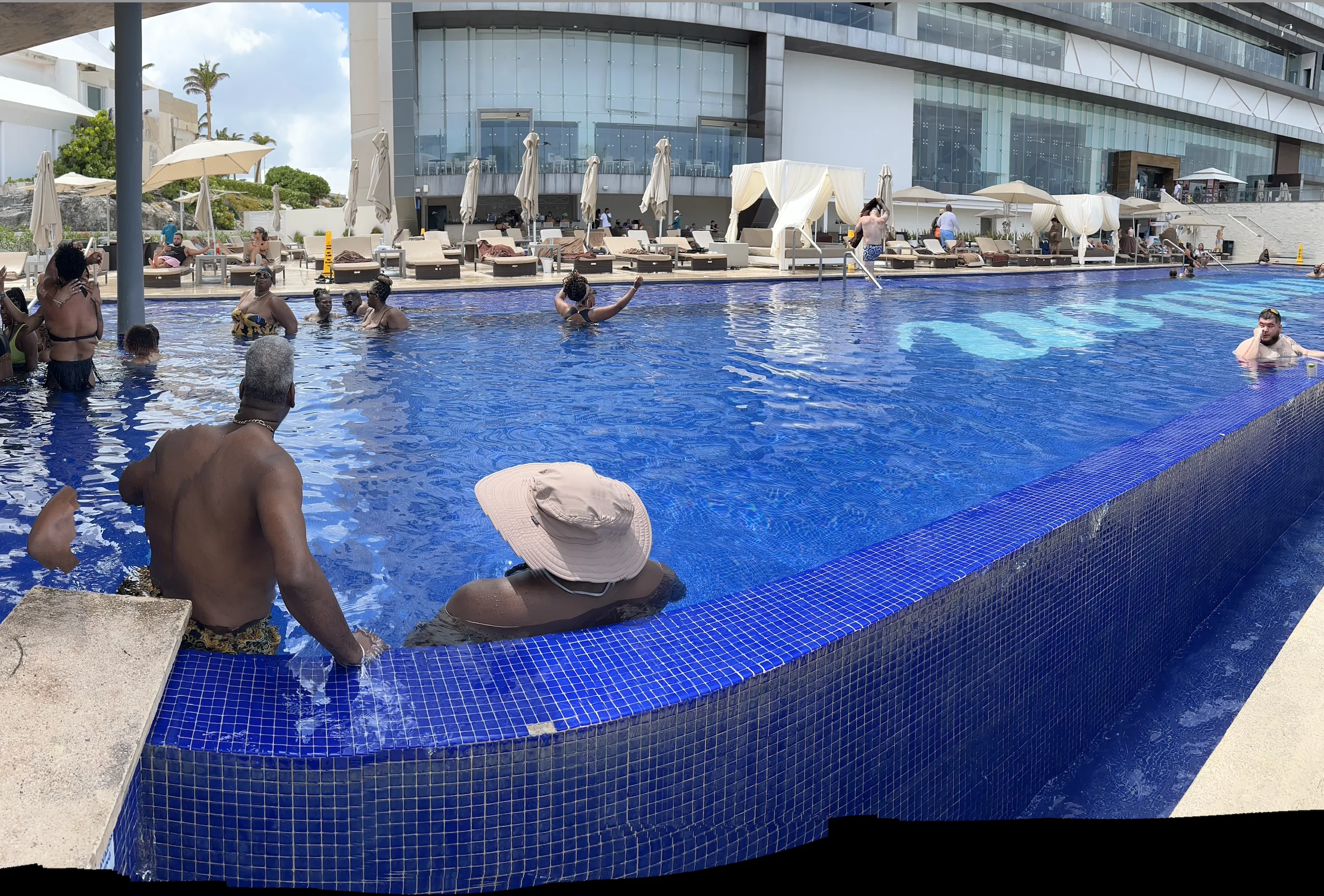 Royalton Chic Cancun Pool