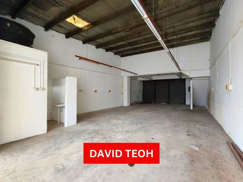 usahajaya refurbished terrace factory warehouse for rent