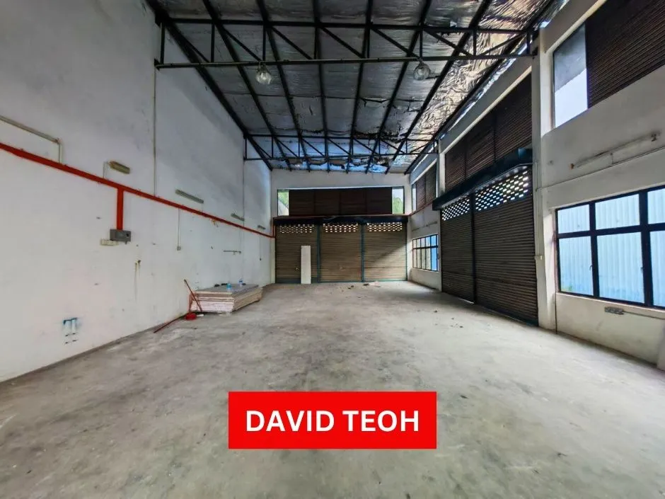valdor 1.5 storey semi detached light industry for rent