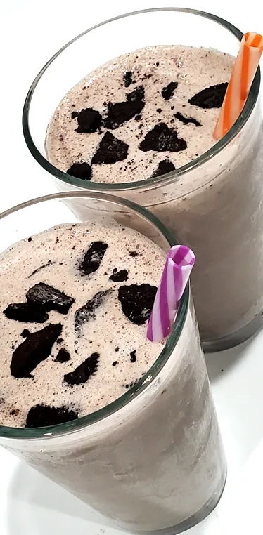 Bart Smith's World Famous Cookies & Cream Ice Cream Shake With Chocolate Syrup & Extra Crushed Oreo Cookie Wafers 