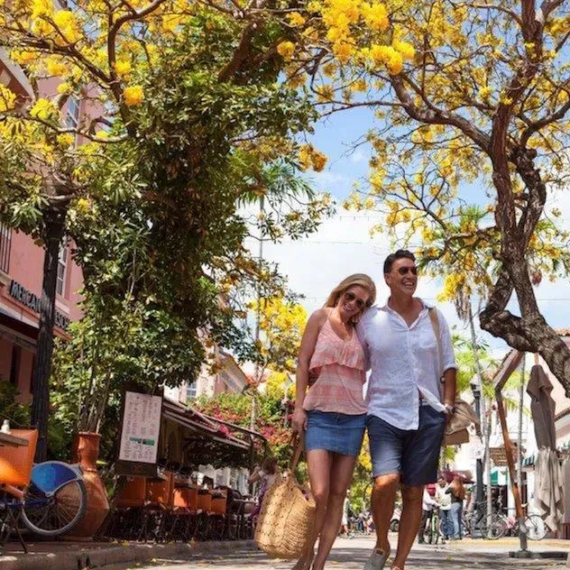 Walking distance to the Historic Española Way, known for its shopping, dining, entertainment.