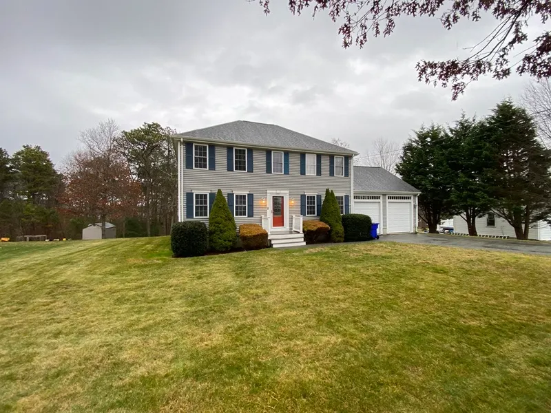 lawn care, lawn maintenance, lawn mowing, landscaping maintenance, redbrook, redbrook neighborhood, plymouth, ma