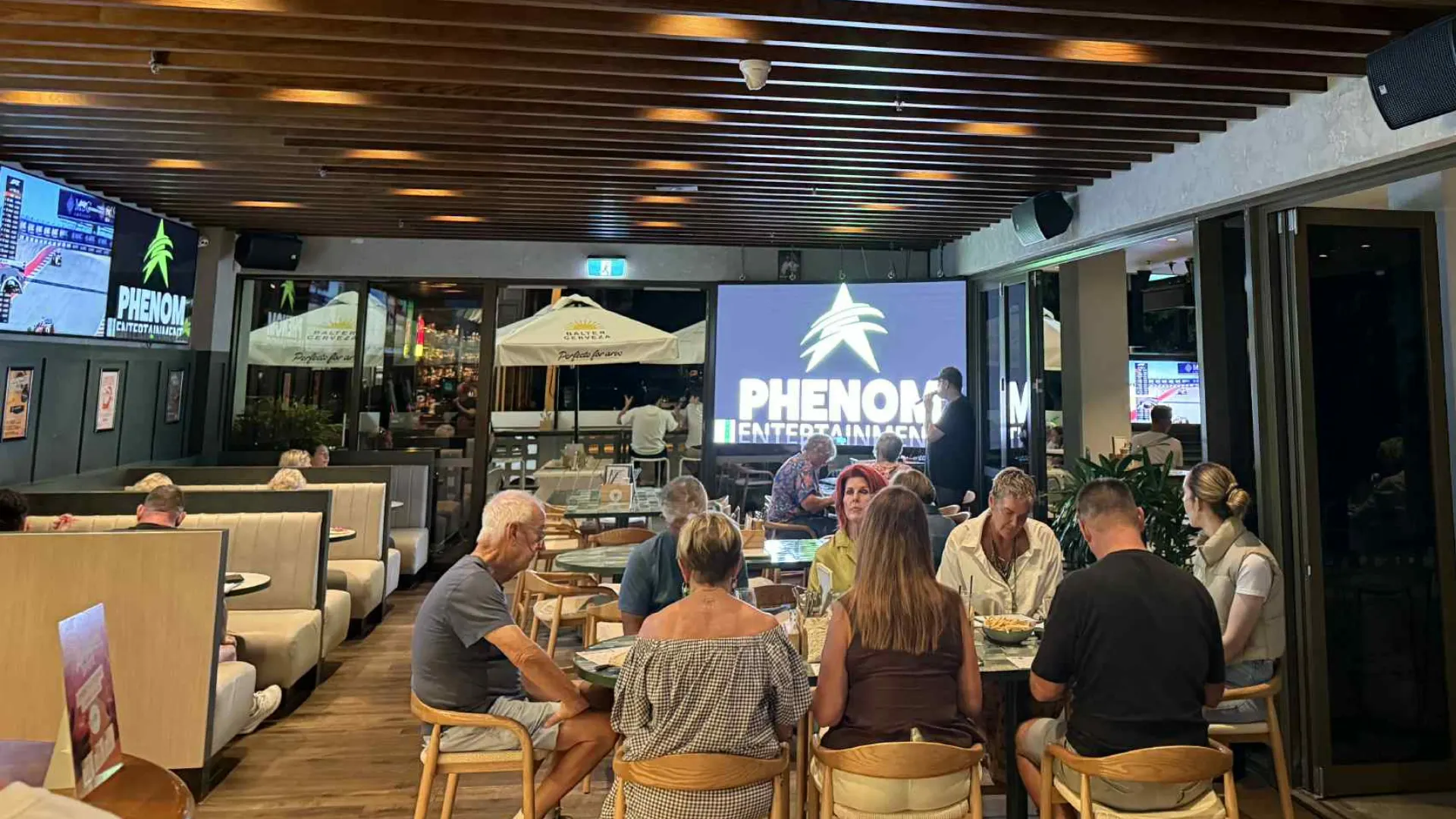 music bingo broadbeach - the beach hotel