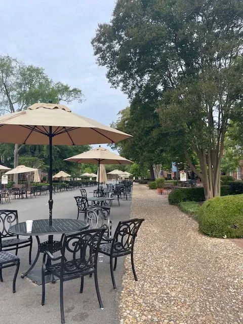 seating at Merchant's Square in Colonial Williamsburg where a blogger can work and be inspired